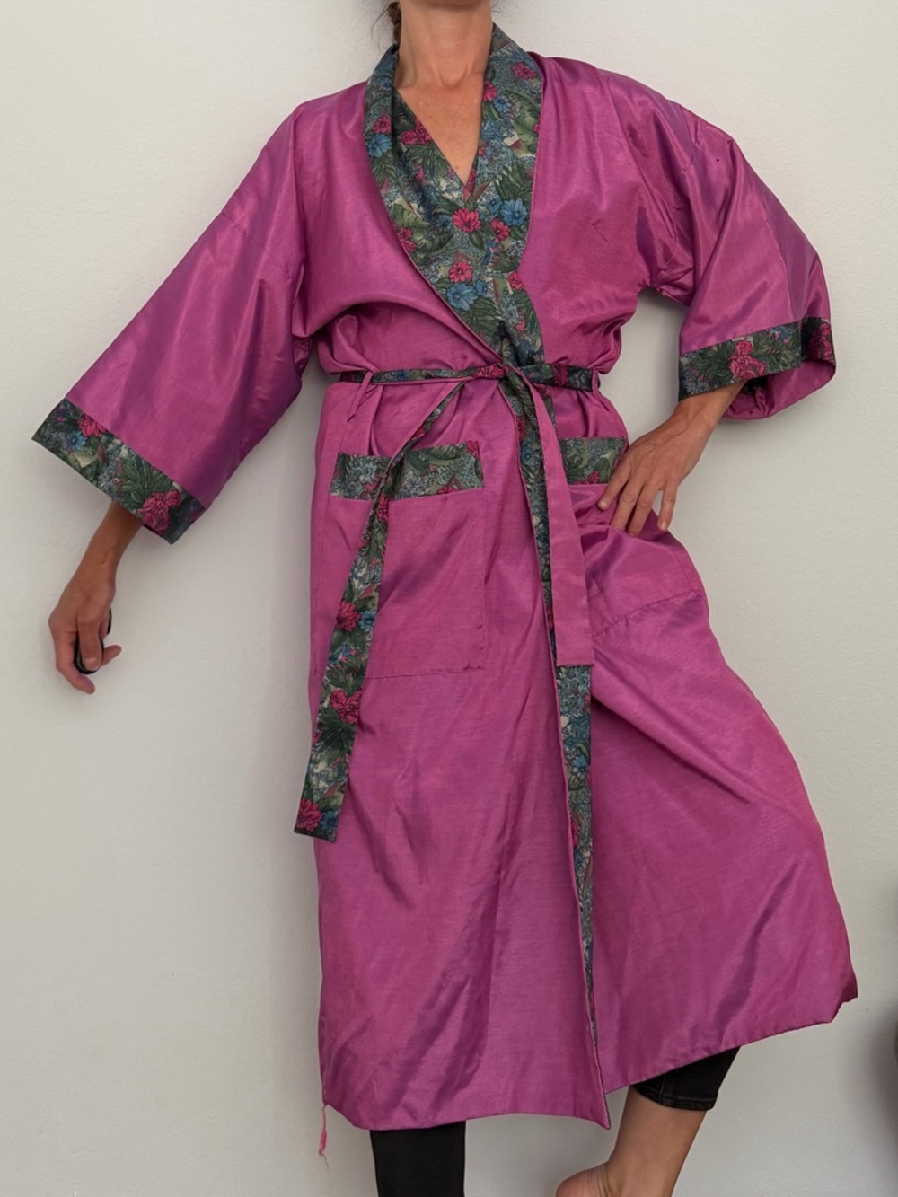Thailand Pure Silk Magenta Kimono Dragon 🐉 Robe with Floral Trim Reversible